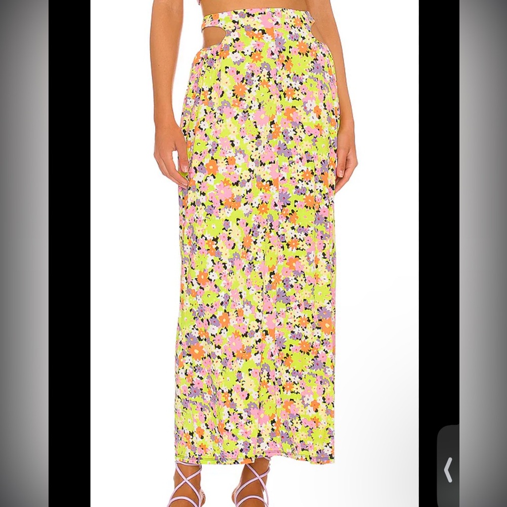 AFRM Anjeli Slinky Spring Lime Ditsy Skirt 

size:SMALL 
BRAND NEW 
WITH TAGS